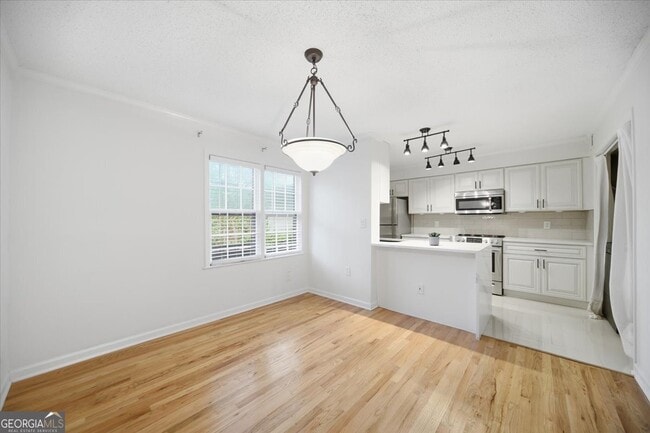 Building Photo - 26 Arpege Way NW