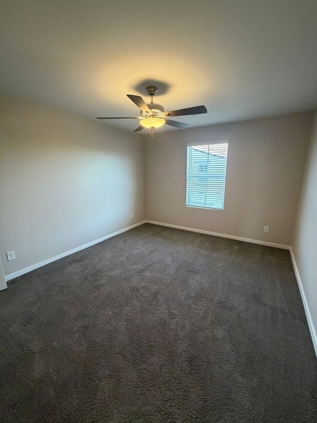Building Photo - Unique opportunity! Rent a NEWER home in Tempe!! This home features 4 bedrooms & 3.5 baths with 2...