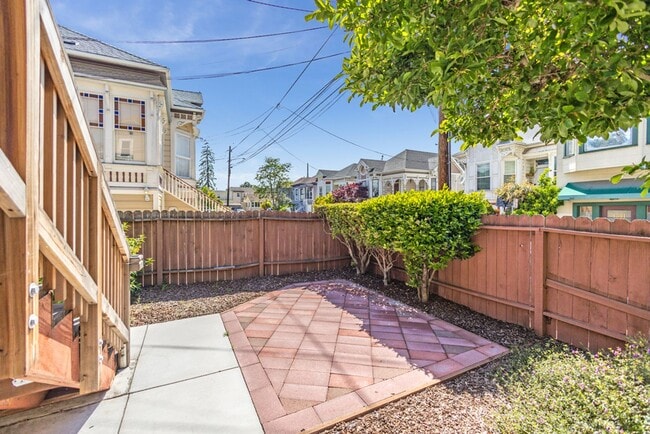 Building Photo - 1530 Minturn St - Studio | 1 bath | Lower rear unit