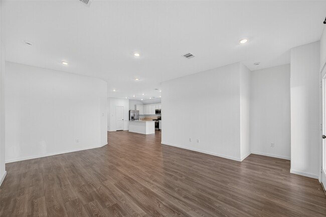 Building Photo - 3013 Myrtle Bch Ln