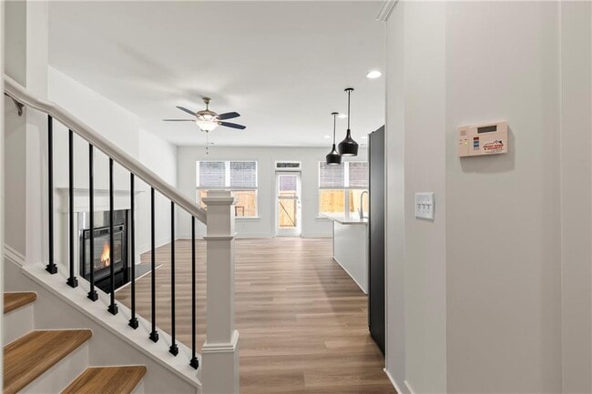 Building Photo - 2527 Riverside Rd