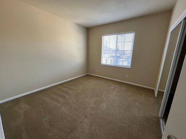 Building Photo - Upgraded and Beautiful Spacious 4 Bedroom ...
