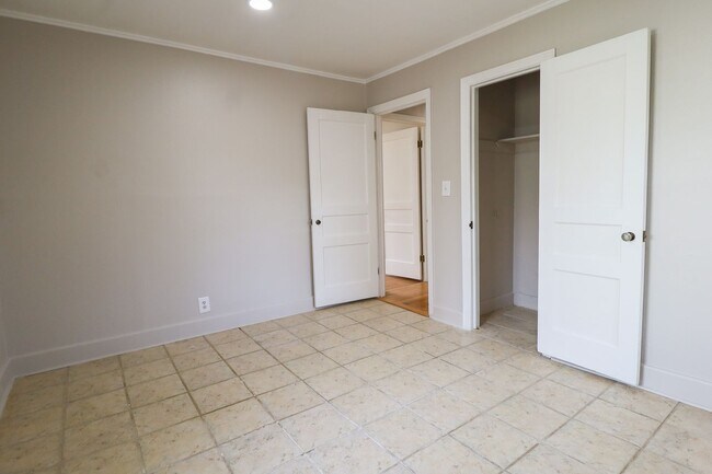 Building Photo - Midtown 2 Bedroom Gem! Available for move in immediately!