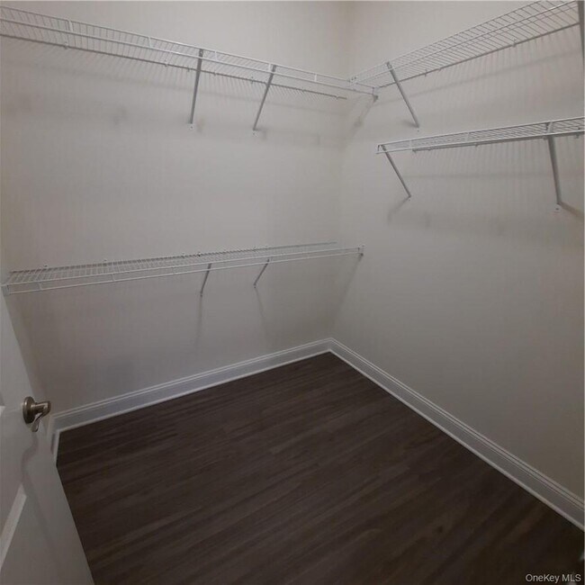 Building Photo - 250 NY-32