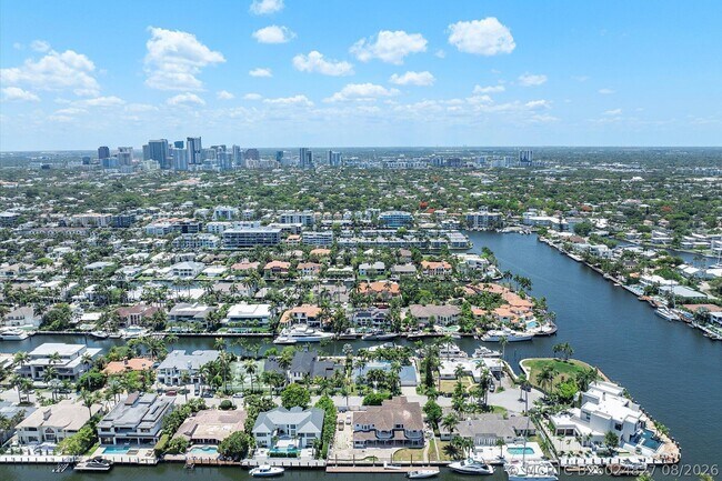 Building Photo - 207 Royal Palm Dr