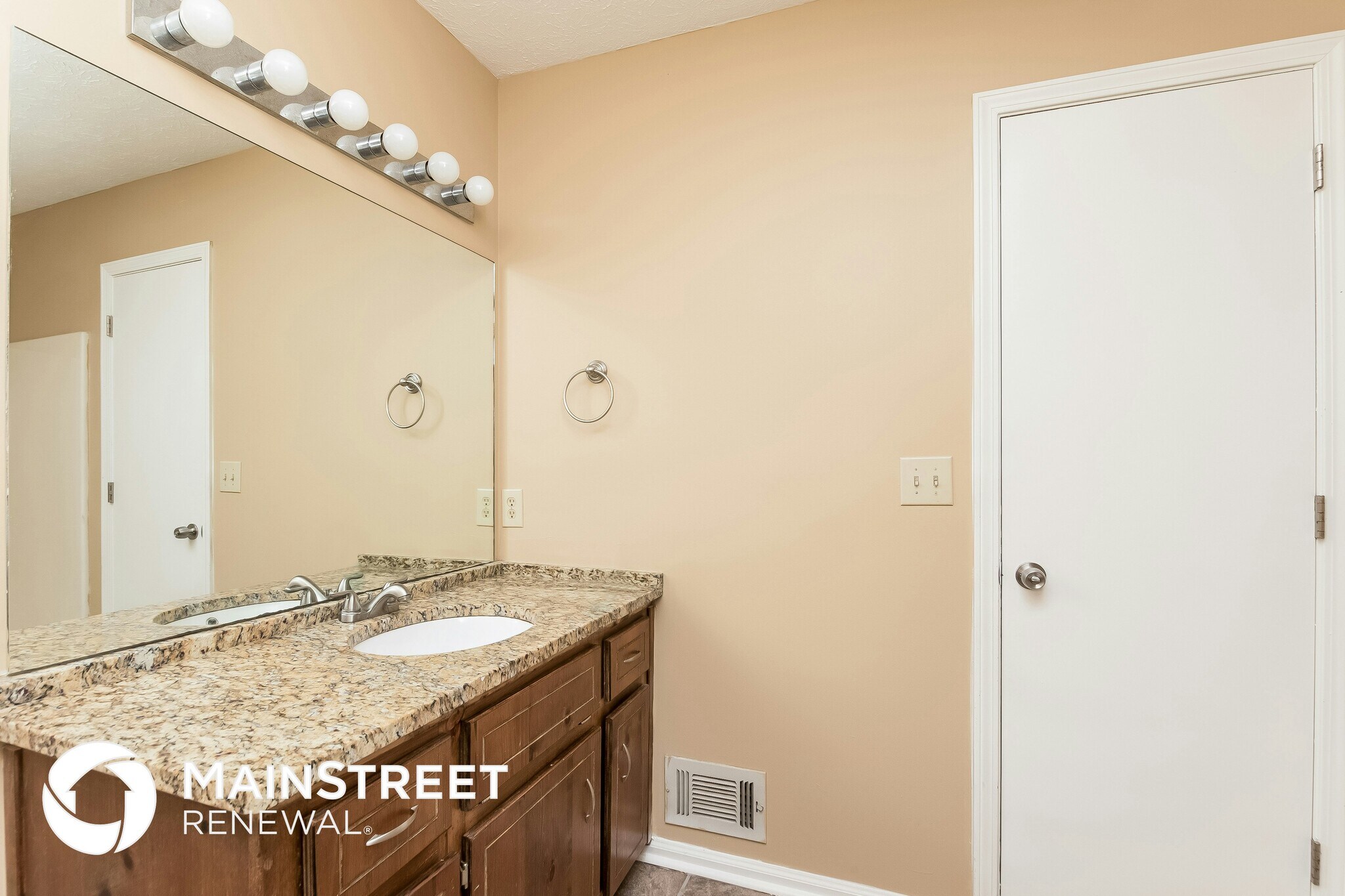 Building Photo - 507 Hollow Ct