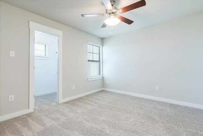 Building Photo - 496 Fieldwood Dr