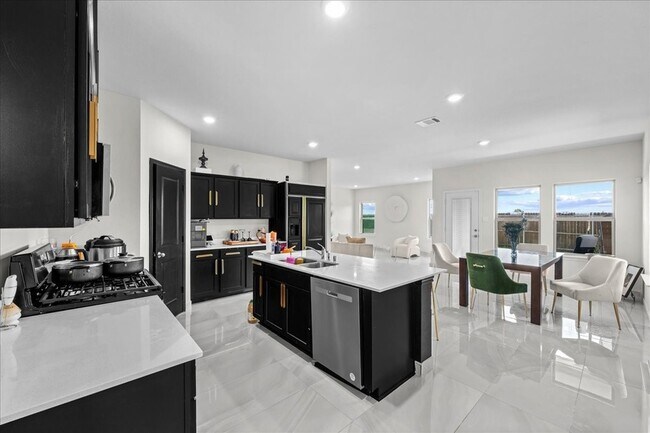 Building Photo - 1506 Callaway Dr