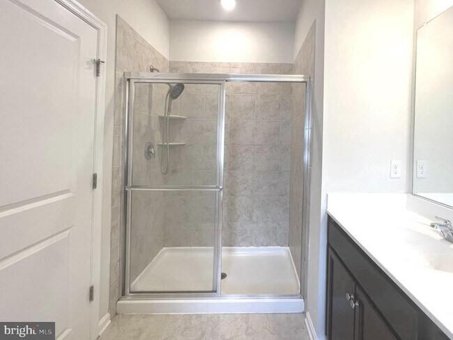 Building Photo - 2013 Thornbrook Wy