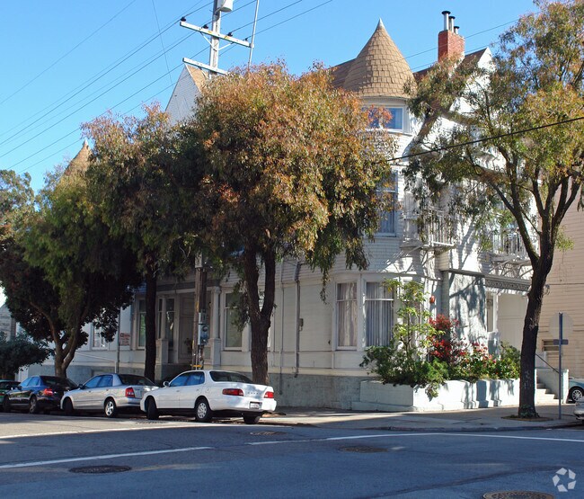 Building Photo - 1890 Page St
