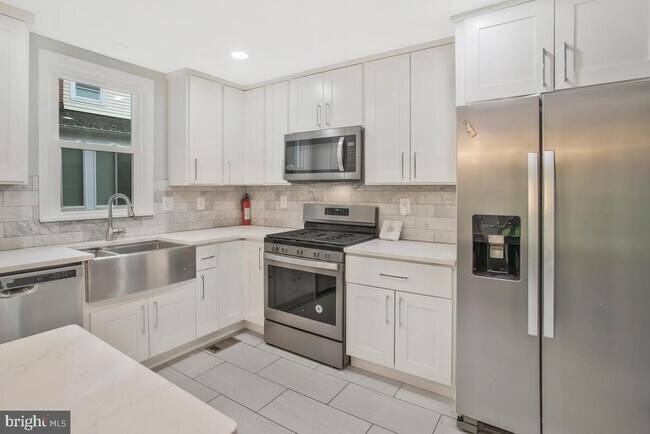 Building Photo - 509 Denham Rd