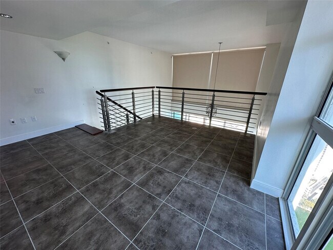 Building Photo - 41 SE 5th St