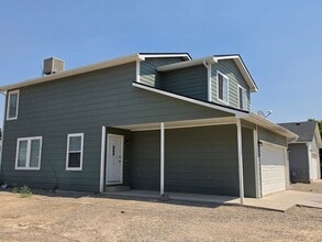 Building Photo - 2978 Emerald Cir