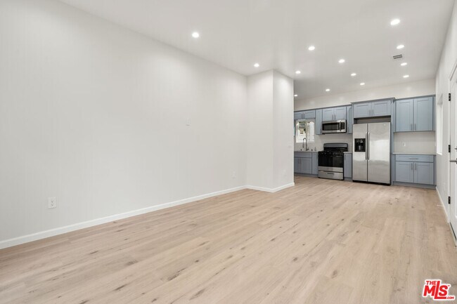 Building Photo - 4824 Saloma Ave