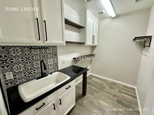 Building Photo - 24135 Corn St