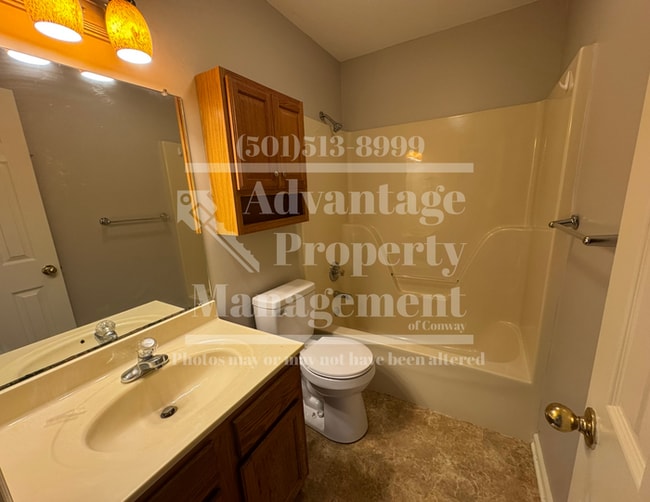 Building Photo - 2215 Cedar Oaks Dr