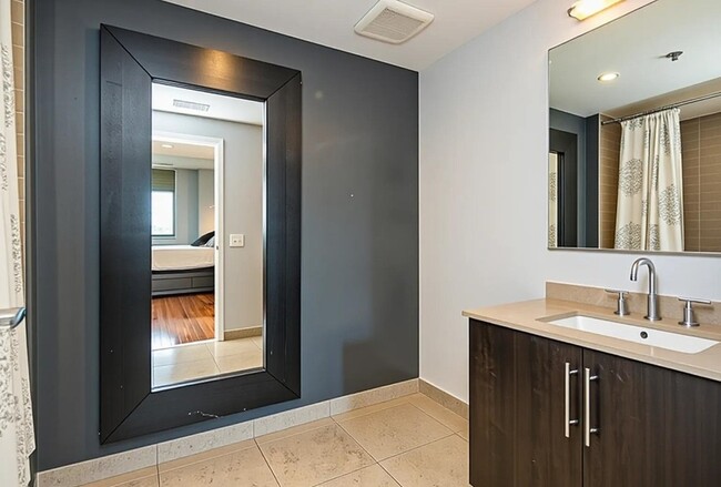 Building Photo - 800 Jackson St