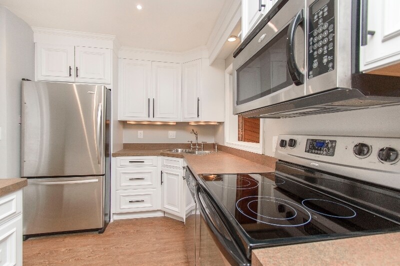 Building Photo - 1825 Sussex Rd