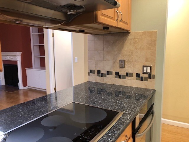 Building Photo - 645 Forest Ave