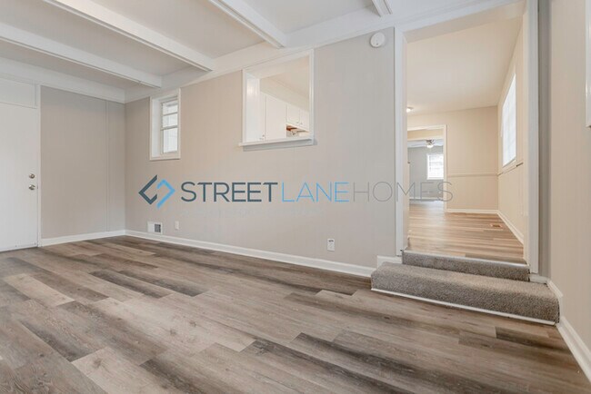 Building Photo - NOW OFFERING HALF OFF THE FIRST FULL MONTH...