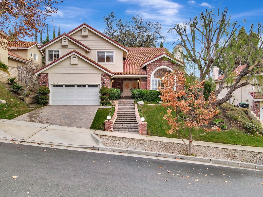 Building Photo - 23022 Peacock Ct