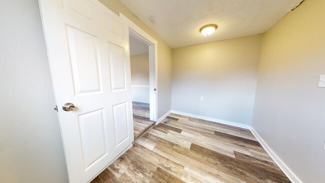 Building Photo - 4023 Valley Rd