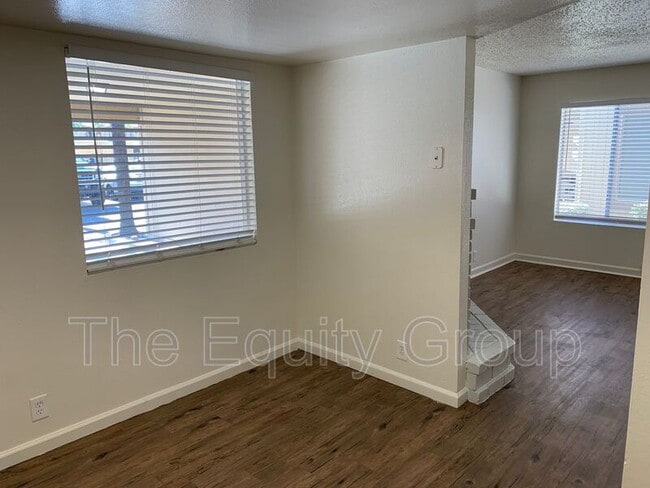 Building Photo - 3906 W Meadow Ave