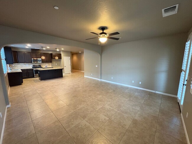 Building Photo - SE Visalia home coming soon!