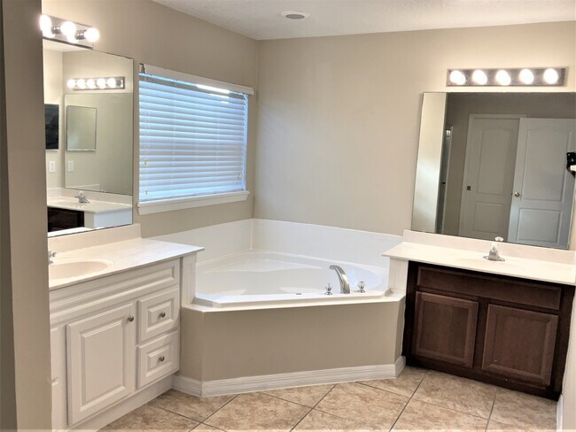 Building Photo - 101 Islamorada Way