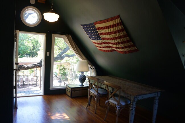 Building Photo - 919 RIVAS CANYON Rd