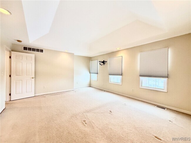 Building Photo - 175 Crown Royal Dr