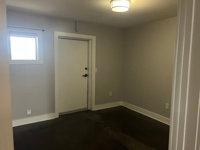 Building Photo - 2507 Clifton Ave