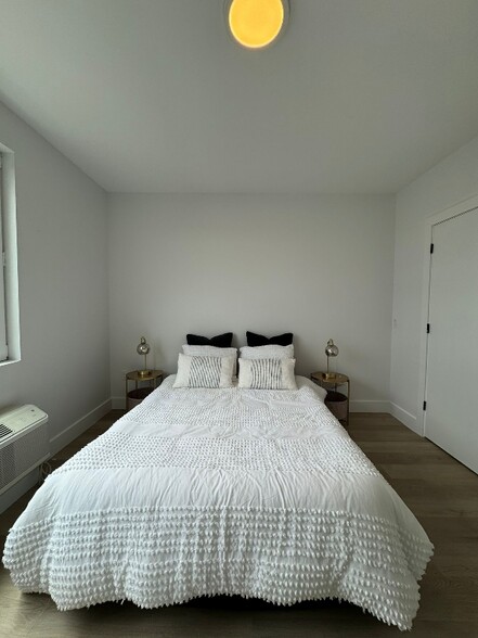 Building Photo - 36 Madison St