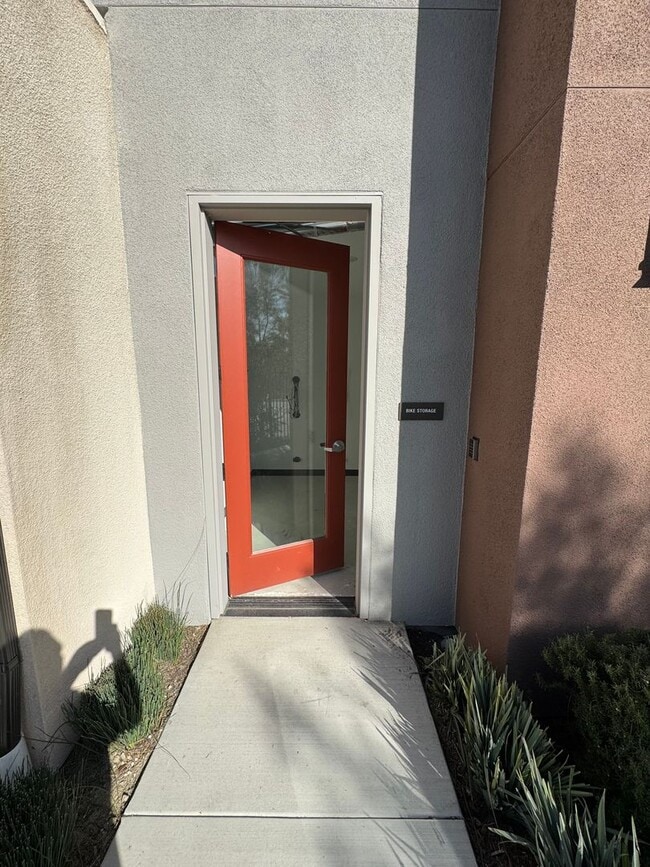 Building Photo - Brand New 1 bedroom, 1 bath Townhome with 2 car tandem garage for lease