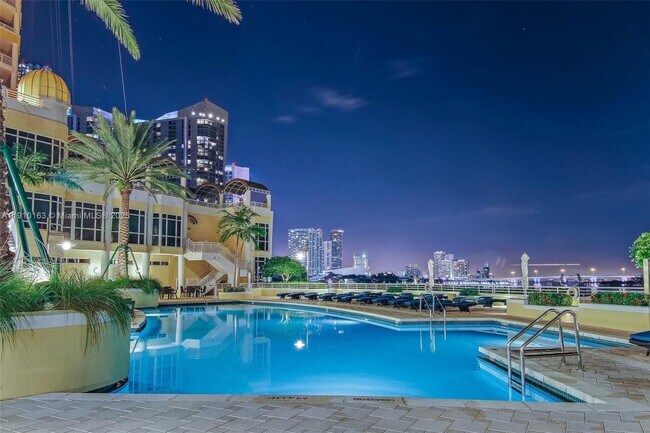 Building Photo - 808 Brickell Key Dr