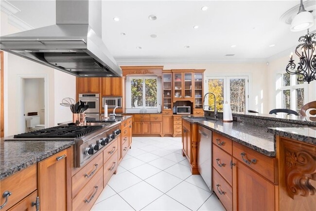 Building Photo - 524 Tillinghast Rd