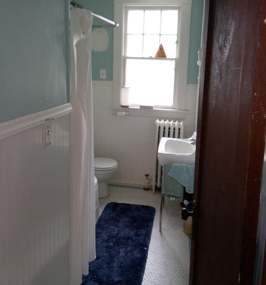 Bathroom - 528 Warren Street