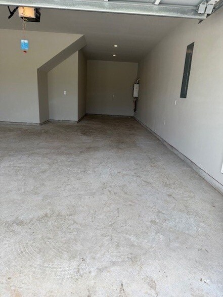 Building Photo - 10918 Spring Wind Dr