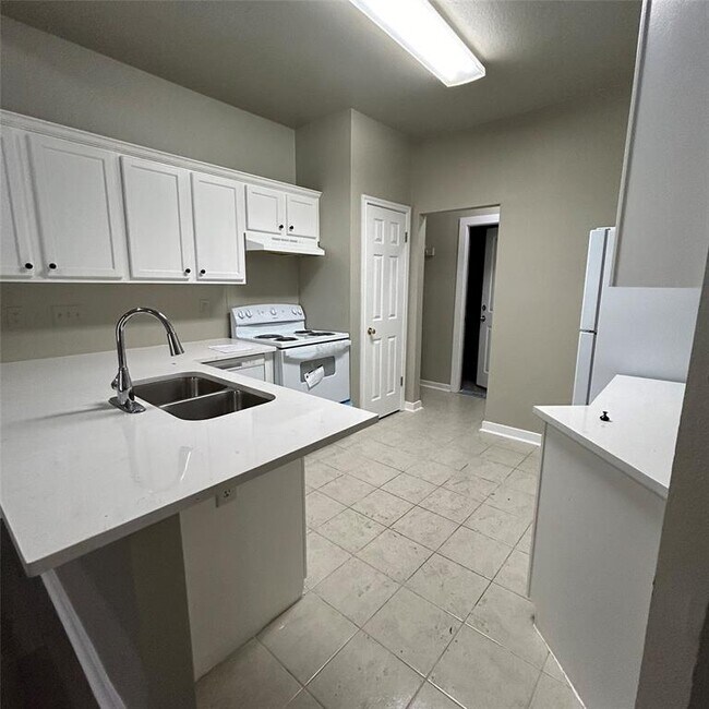 Building Photo - 1235 Armadillo Rd