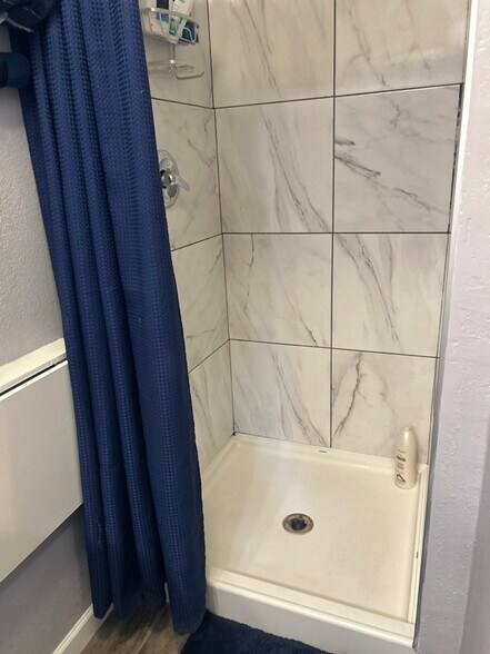 Building Photo - 2205 W Adams St