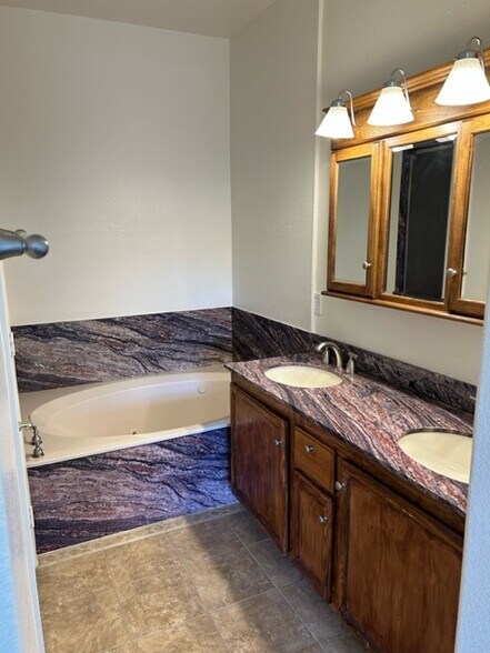 Building Photo - 7705 Himalayas Ave