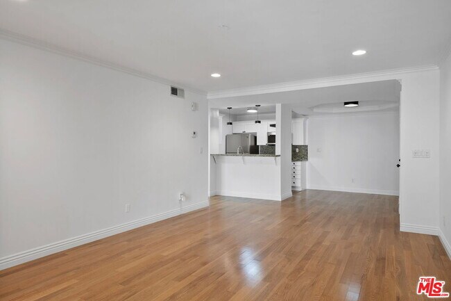 Building Photo - 1230 Horn Ave