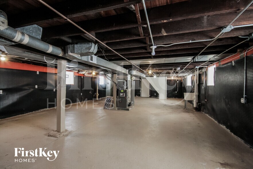 Building Photo - 649 Price Ave