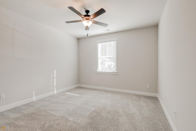 Building Photo - 322 Caledonia Ct