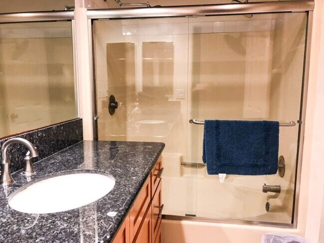 Building Photo - Amazing Townhouse in front of the beach and the ses. Gustavo Lopez AMSI