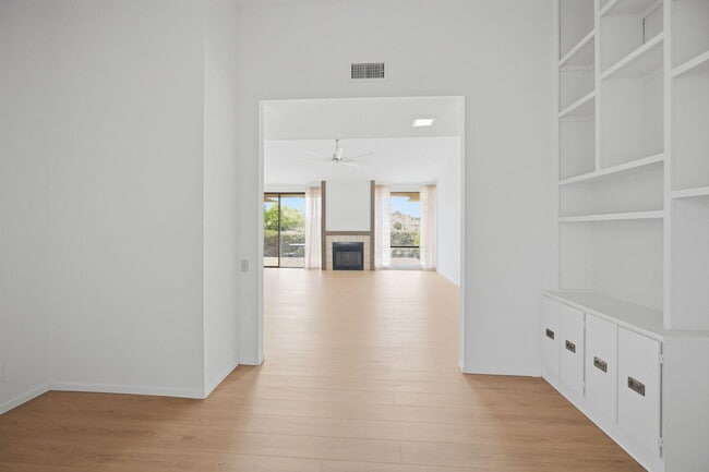 Building Photo - 72460 Rodeo Way