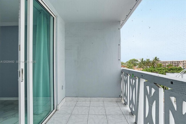 Building Photo - 8233 Harding Ave