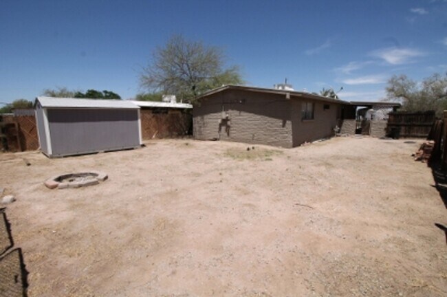 Building Photo - 3 bed 2 bath Mobile Home Available