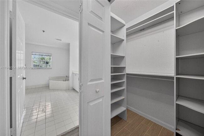 Building Photo - 4645 SW 75th Way