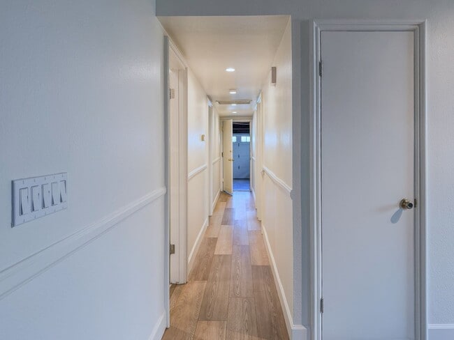 Building Photo - 5142 Sandpiper Way